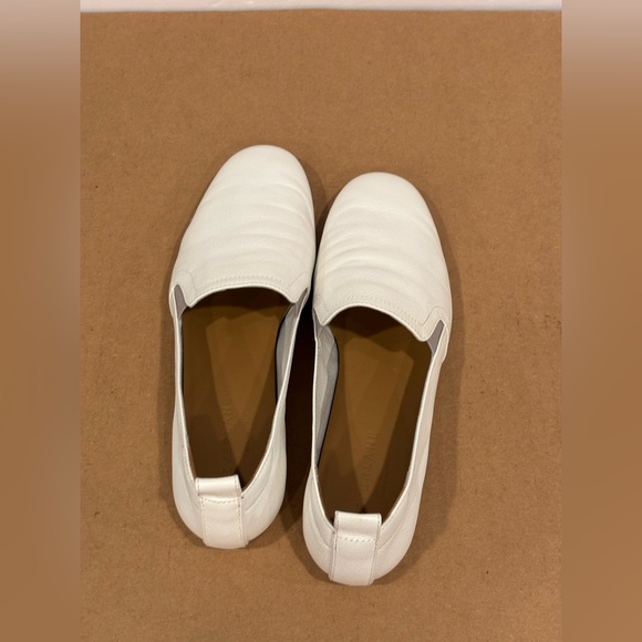 Everlane Leather Slip-On shoes - Picture 8 of 9